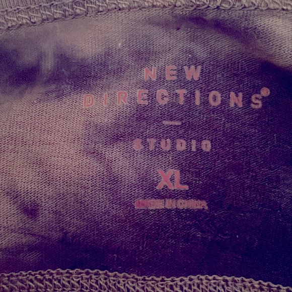 New Directions Studio women’s Tie dye T-shirt - Picture 3 of 3